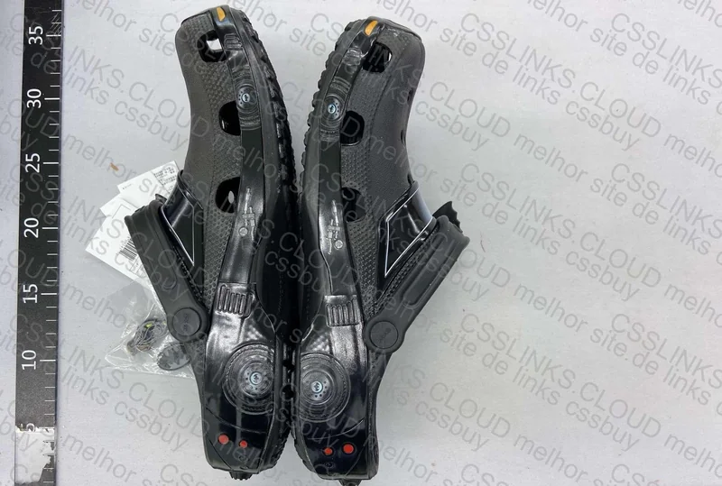 Crocs Aura Batman 6