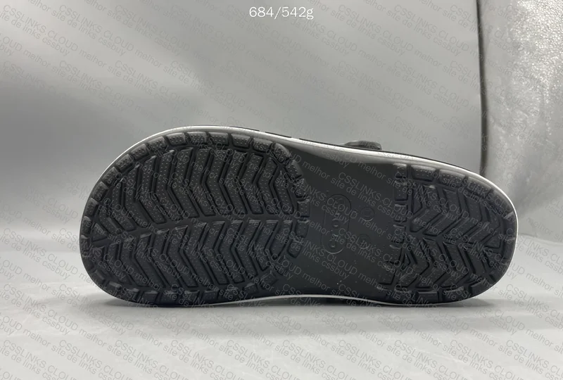Basic Crocs 5