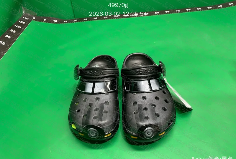 Crocs batman 3