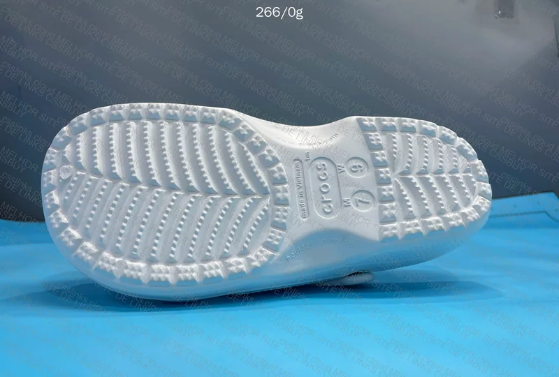 Crocs White Hello Kitty 5