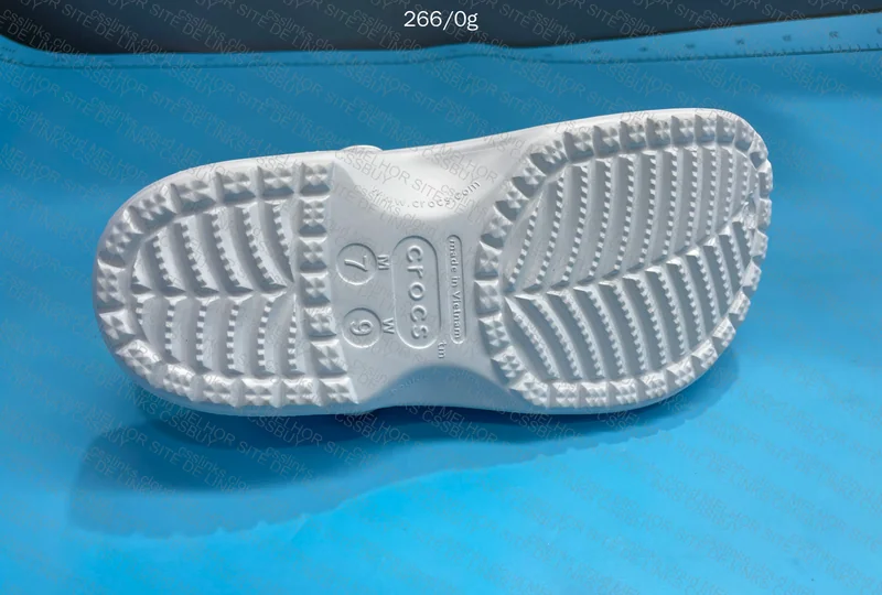 Crocs White Hello Kitty 8