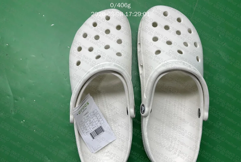 Crocs Branco normal x Crocs Bape