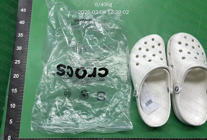 Crocs Branco normal x Crocs Bape 3