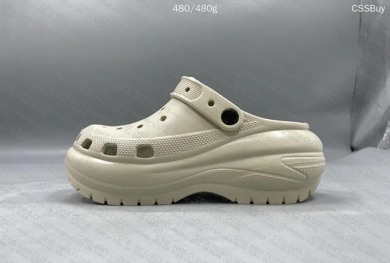 Crocs Classic Mega Crush Clog 2