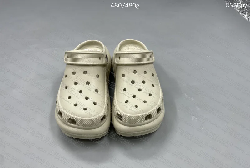 Crocs Classic Mega Crush Clog 3