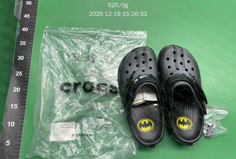 Batman Crocs