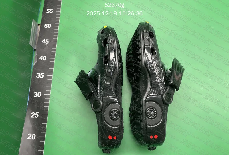 Batman Crocs 6