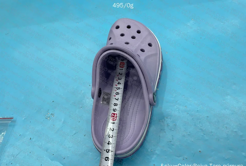 Female Crocs 8