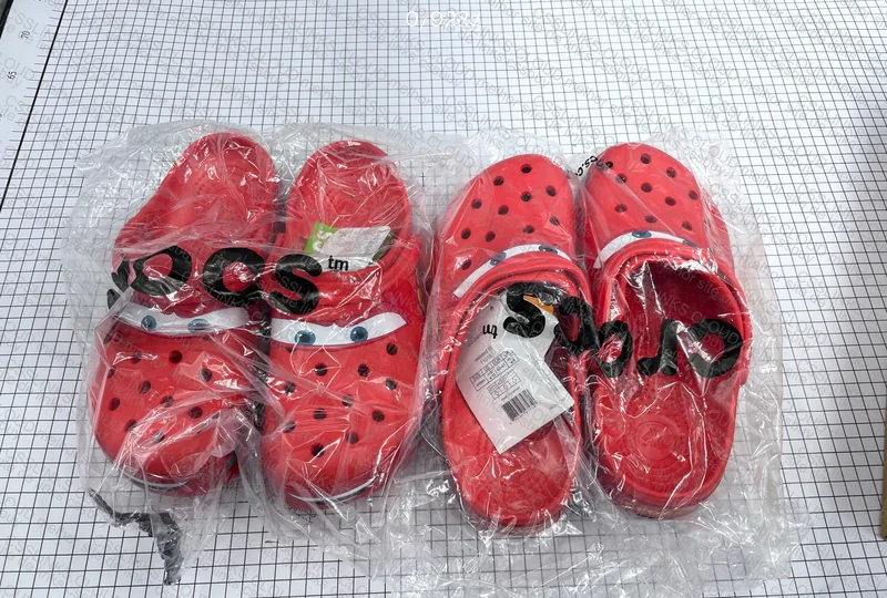 Crocs mcqueen