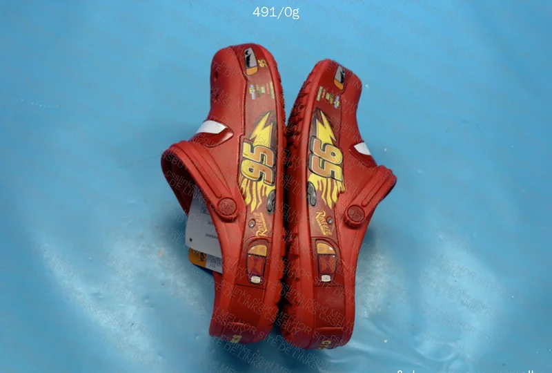 Crocs MCQueen suspeito 3