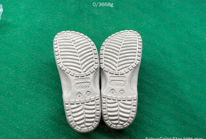 Crocs for My Girlfriend 5