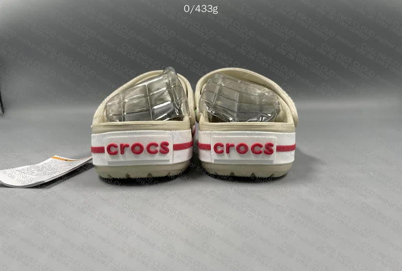 Crocs for Gata 3