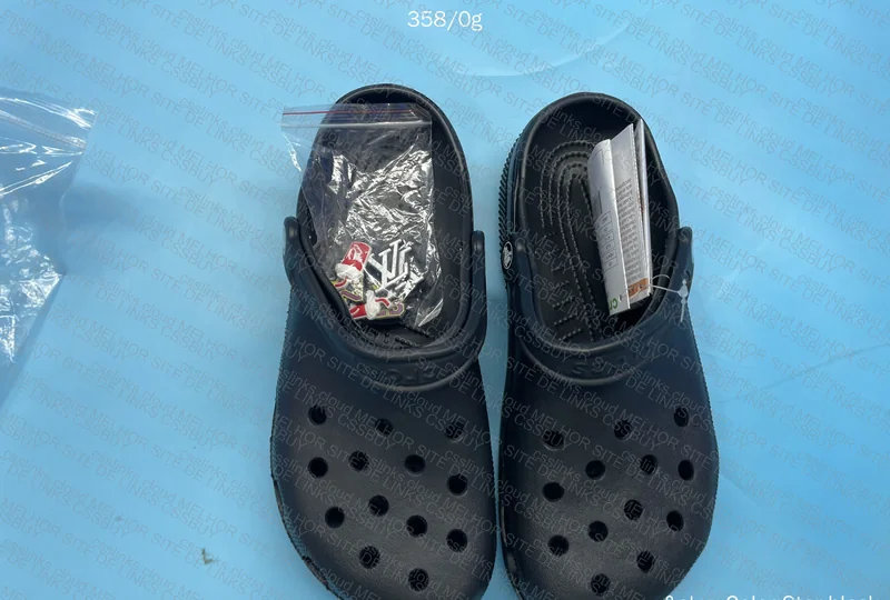 Black Crocs 25.00￥ 4