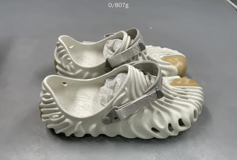 crocs Salehe