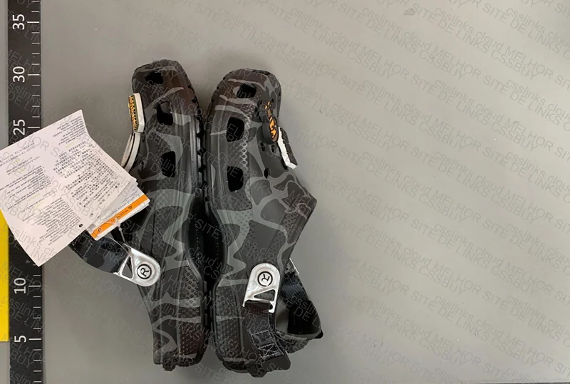 CROCS x BAPE oq acharam ?