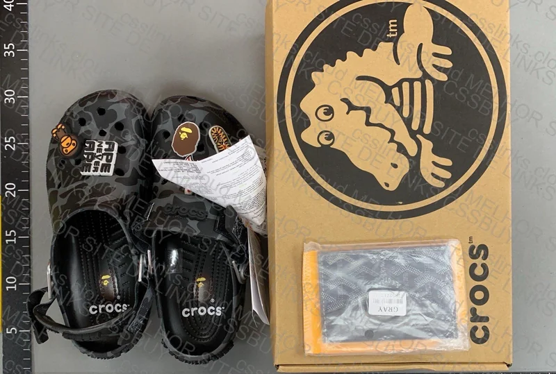 CROCS x BAPE oq acharam ? 2