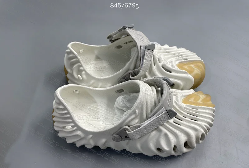 CROCS X SALEHE BEMBURY
