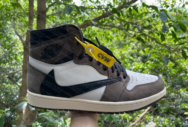 CVW - Air Jordan 1 High Mocha [Pair 2/2]