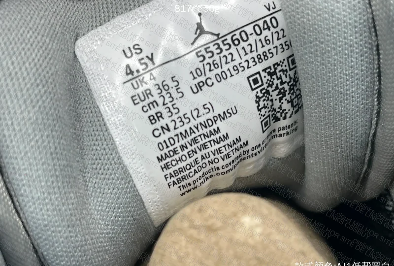DC0774-101 - AJ1 Panda Low Grey 5
