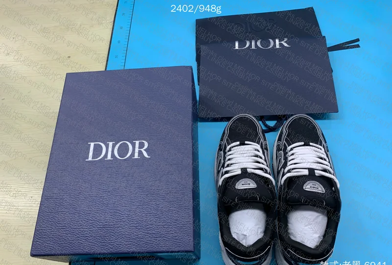 Dior b30 black n' white 3