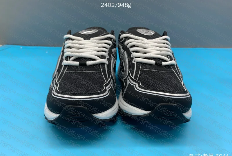 Dior b30 black n' white 9