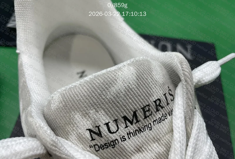 Dois tenis Numeris 7