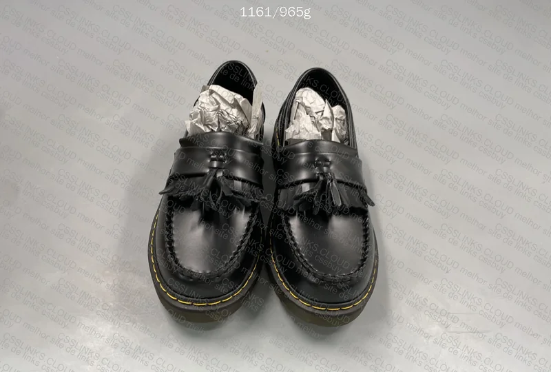 Dr. Martens 3