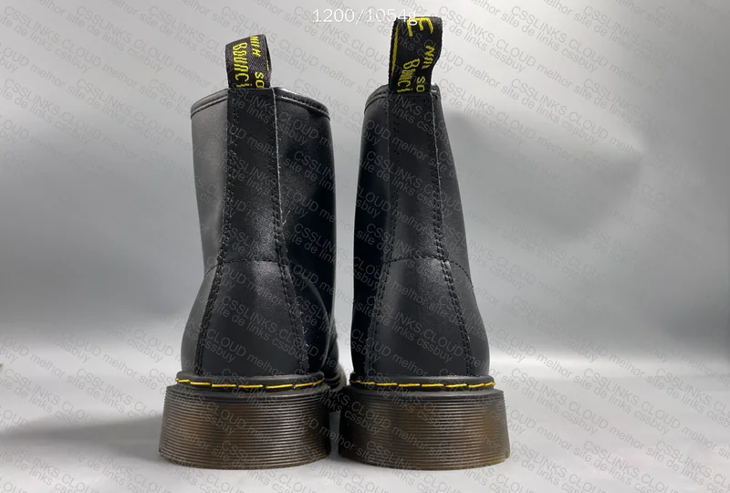 Dr. Martens 2