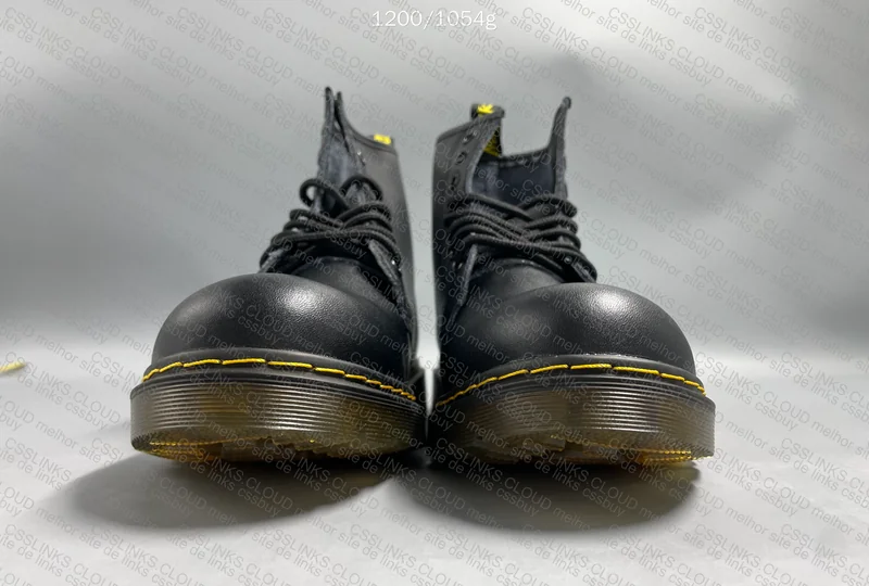 Dr. Martens 3