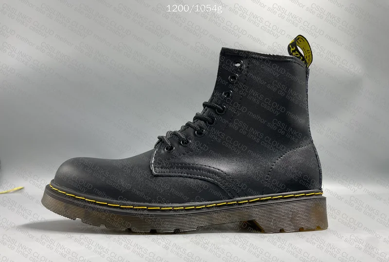 Dr. Martens 5