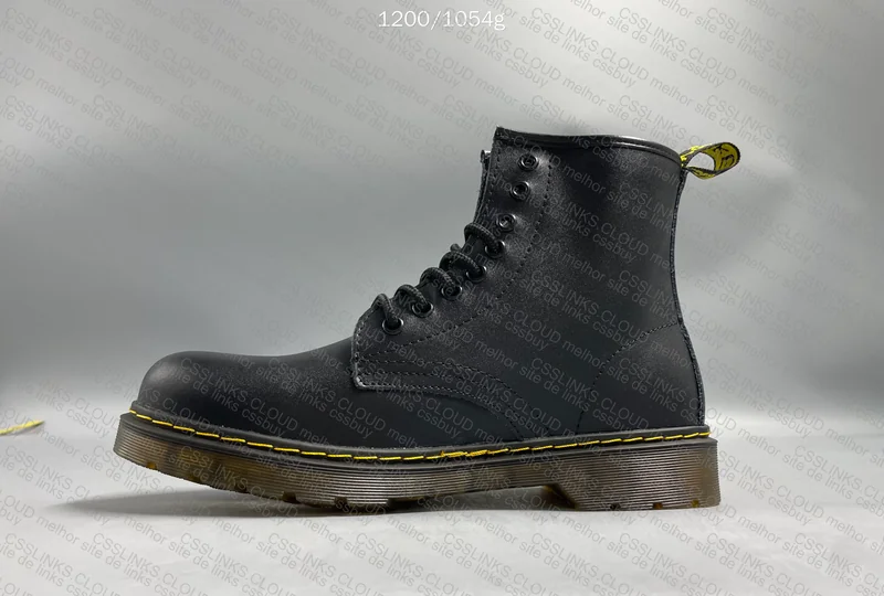 Dr. Martens 8