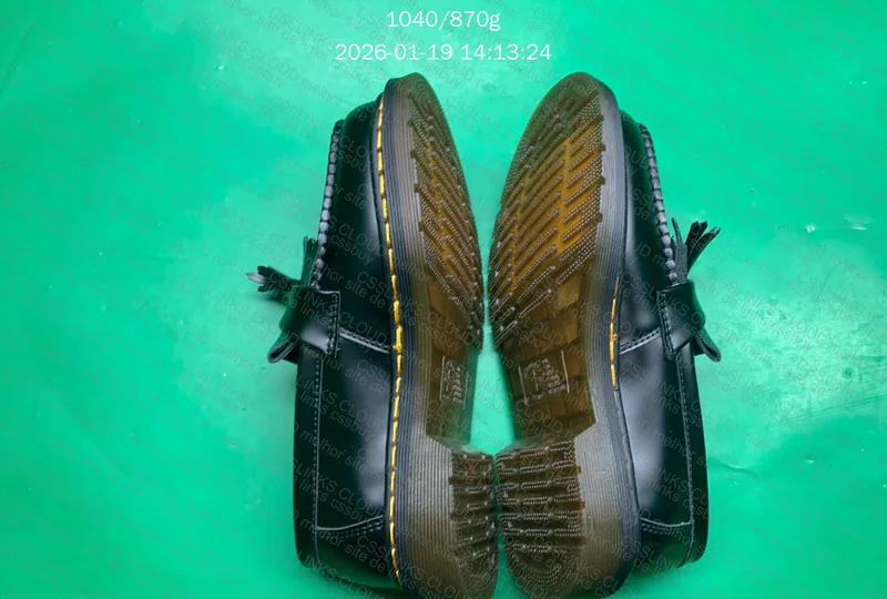 Dr. Martens 2