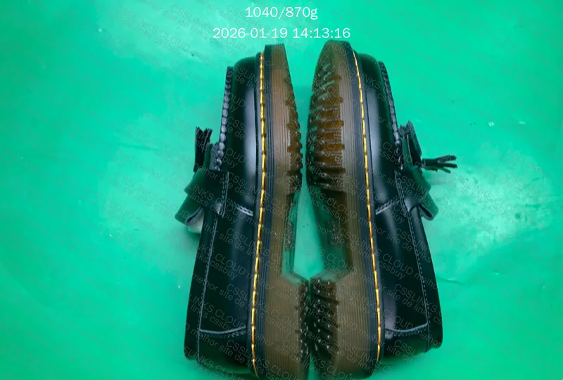 Dr. Martens 5