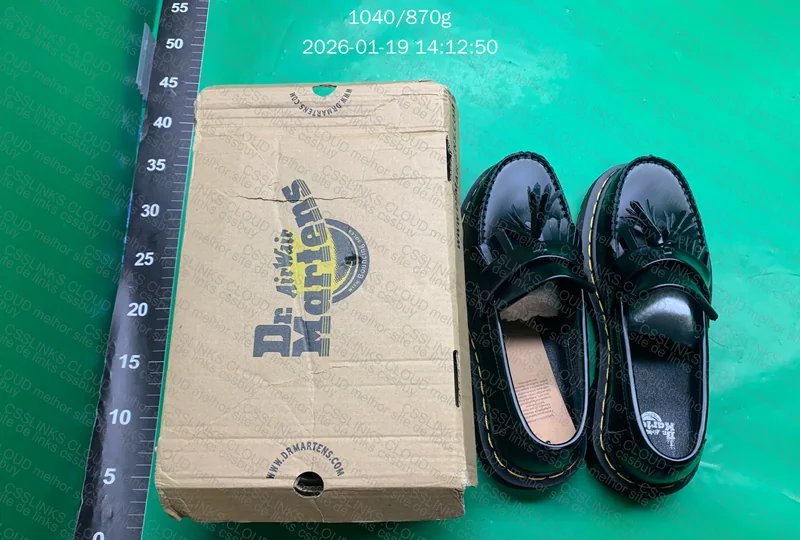 Dr. Martens 6
