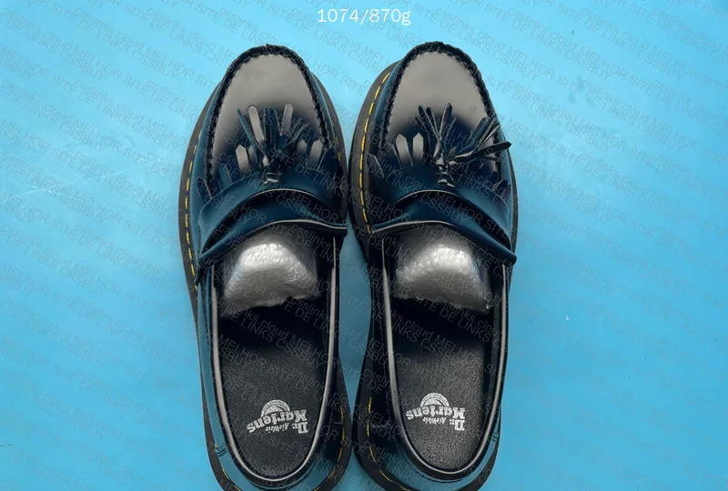 Dr. Martens Loafer 6
