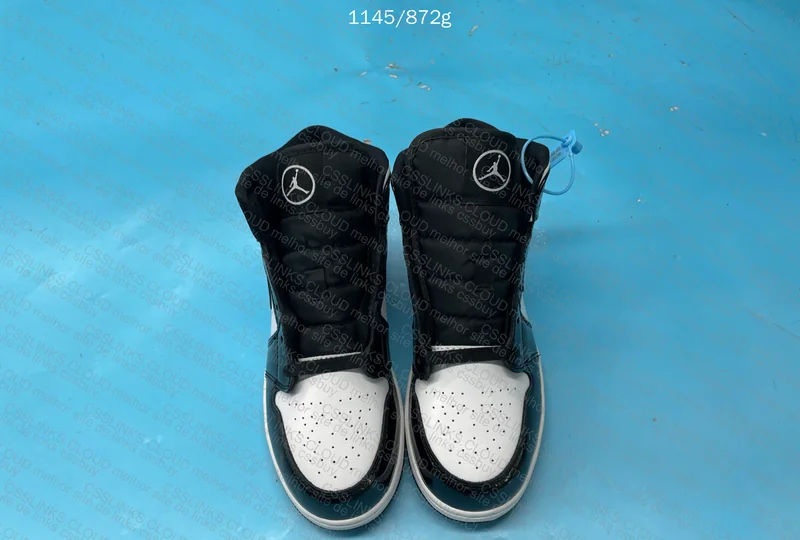 DT BATCH - DD1649-001 - Air Jordan 1 Mid Carbon Fiber