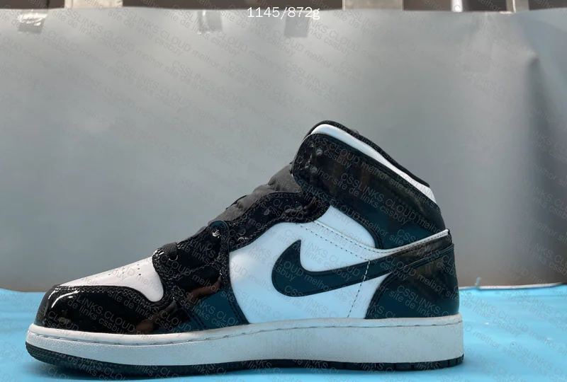 DT BATCH - DD1649-001 - Air Jordan 1 Mid Carbon Fiber 5