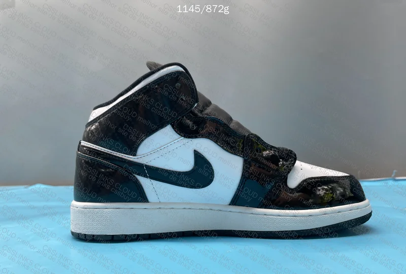 DT BATCH - DD1649-001 - Air Jordan 1 Mid Carbon Fiber 6