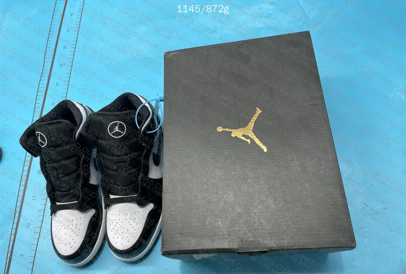 DT BATCH - DD1649-001 - Air Jordan 1 Mid Carbon Fiber 7