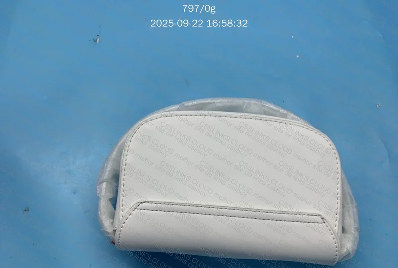 Duas Bolsas da Diesel 6