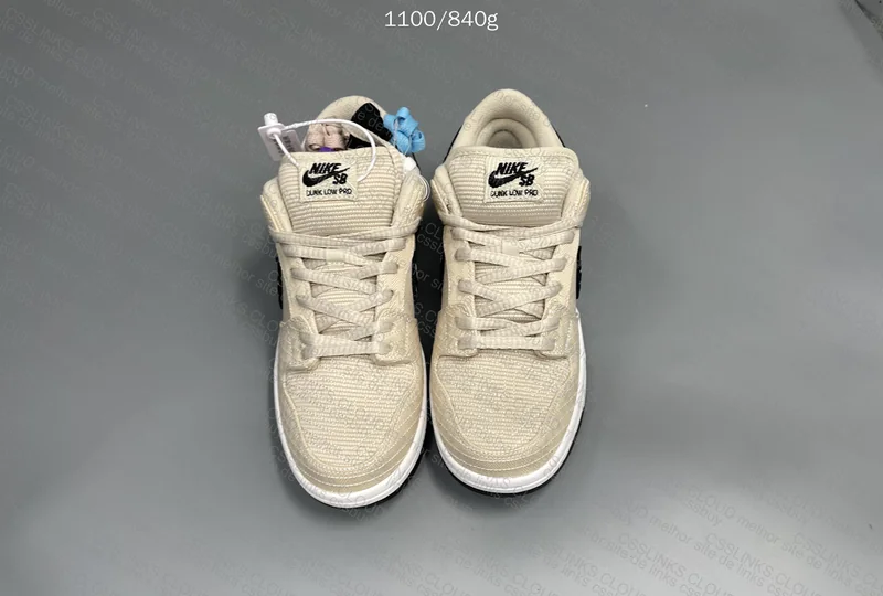 DUNK ALBINO