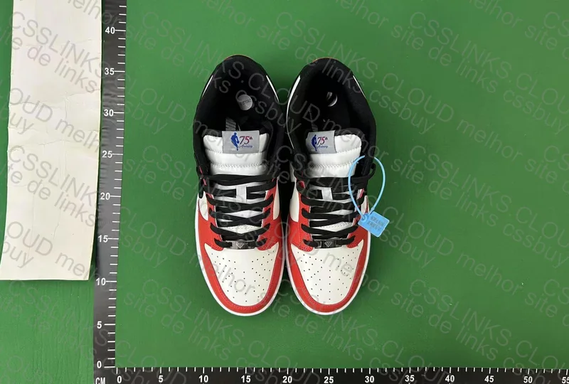 Dunk 75th Anniversary of Bulls 3