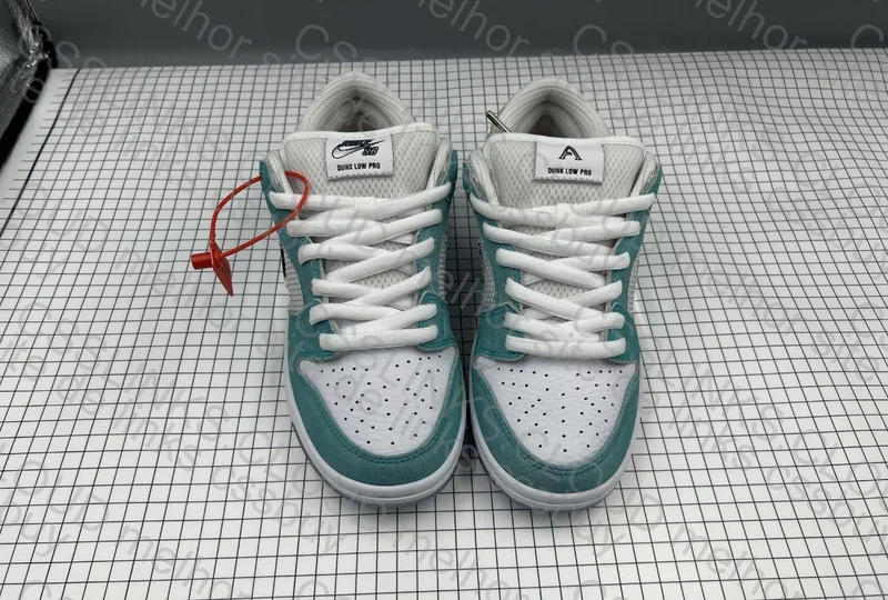 Dunk April Skateboards 2