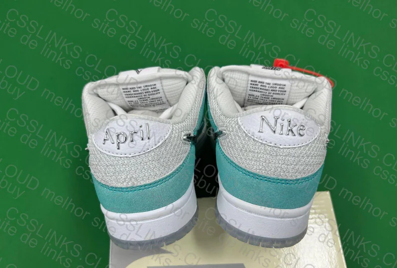 Dunk April Skateboards M Batch 4