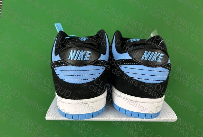 Dunk black e university blue