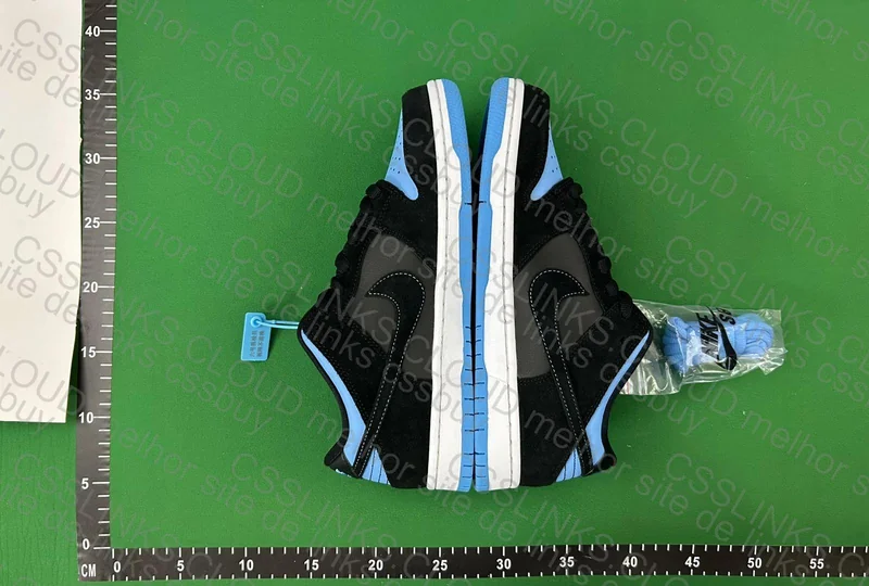 Dunk black e university blue 4