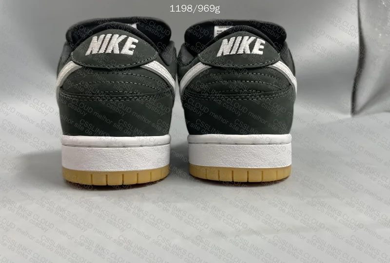 Dunk Black Gum 3