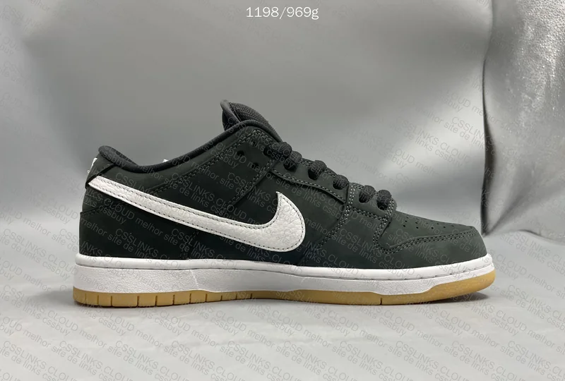 Dunk Black Gum 4
