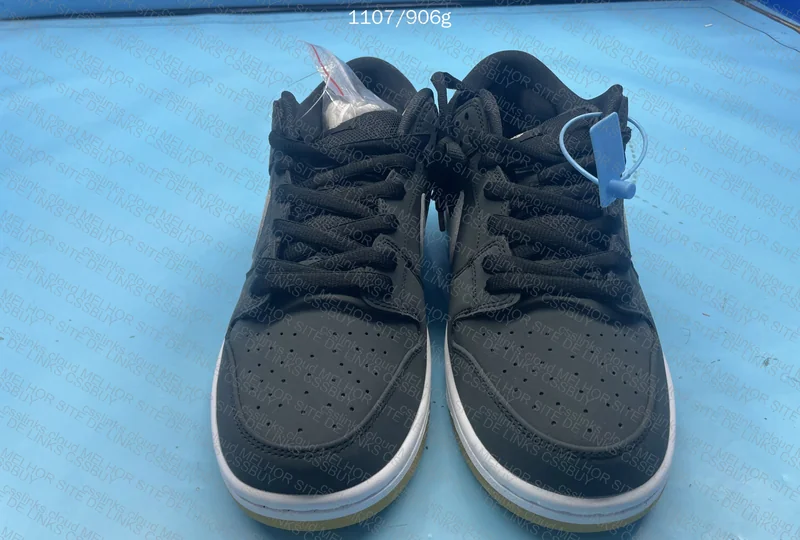 Dunk Black Gum 4