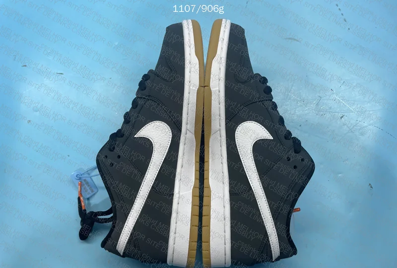 Dunk Black Gum 5